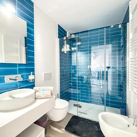 222 Seafront Apartment With Beach Access In Baja Sardinia - By Coral Property Appartement